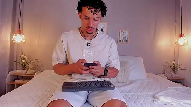 Snapshot of dominik_drake chatting on June 3, 2026, 12:17 pm dominik drake online show from June 3, 2026, 12:17 pm