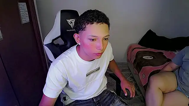 Snapshot of Exotic_big_ chatting on April 2, 2026, 3:46 am Exotic big online show from April 2, 2026, 3:46 am