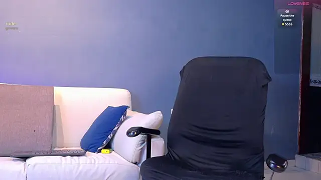 Snapshot of Axel_saenzz chatting on June 25, 2026, 7:30 pm Axel saenzz online show from June 25, 2026, 7:30 pm
