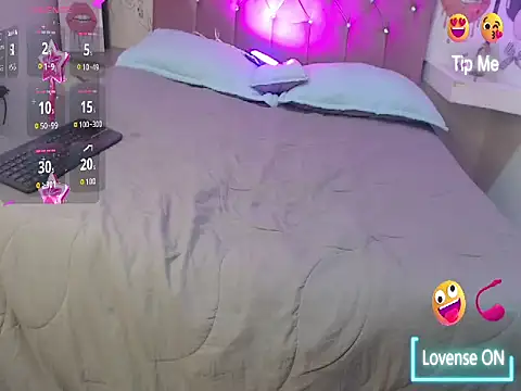 Snapshot of Renata_Valentina chatting on May 4, 2026, 11:24 am Renata Valentina online show from May 4, 2026, 11:24 am