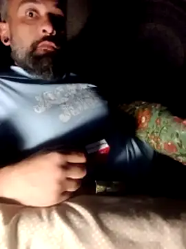 Rockandrola1986 online show from March 31, 2026, 2:57 am