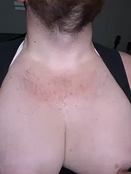 hugemanbreasts online show from April 20, 2026, 2:36 am