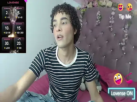 Snapshot of Nathaly_Sam chatting on May 20, 2026, 1:35 am Nathaly Sam online show from May 20, 2026, 1:35 am