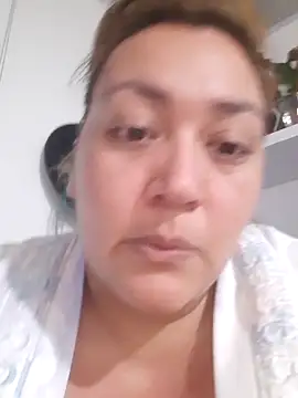 Amalianoir online show from April 2, 2026, 11:33 pm