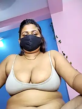 Rimi40464 online show from May 15, 2026, 7:45 pm