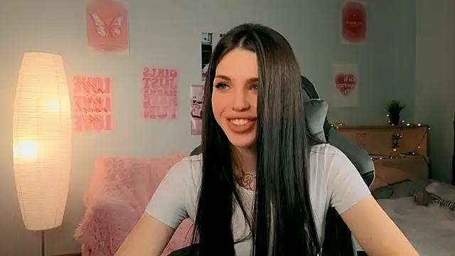 Snapshot of molly_rettyy chatting on April 2, 2026, 4:30 am molly rettyy online show from April 2, 2026, 4:30 am