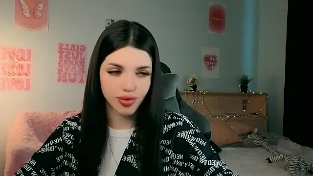 Snapshot of molly_rettyy chatting on May 7, 2026, 4:28 am molly rettyy online show from May 7, 2026, 4:28 am