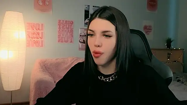 Snapshot of molly_rettyy chatting on May 2, 2026, 4:07 am molly rettyy online show from May 2, 2026, 4:07 am