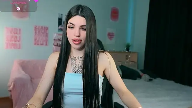 molly rettyy online show from July 8, 2026, 4:24 am