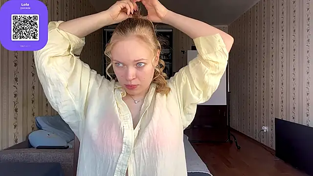 LolaZola online show from May 2, 2026, 7:35 am