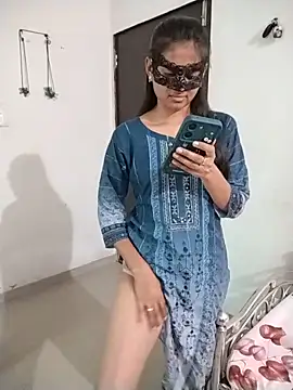 sexy couple liv online show from June 3, 2026, 4:46 am