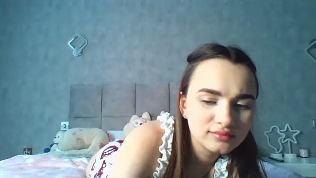 AlinaLuxxx online show from April 7, 2026, 3:14 pm