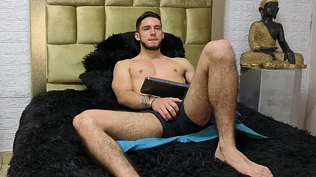 axel tone online show from May 10, 2026, 11:14 am