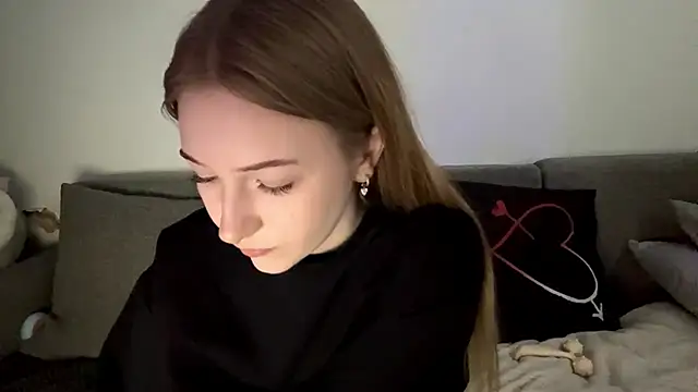 KatrineDrea online show from April 20, 2026, 3:13 pm
