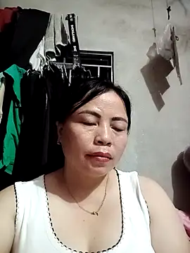 Snapshot of -Hami- chatting on May 12, 2026, 8:15 pm -Hami- online show from May 12, 2026, 8:15 pm