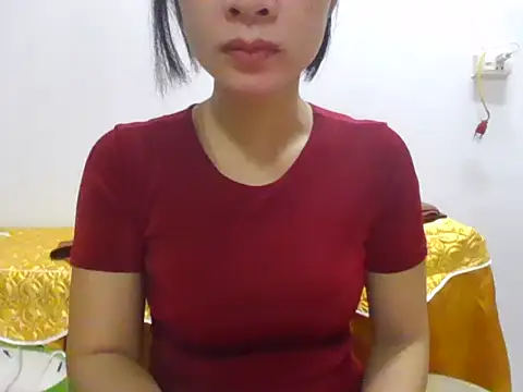 Snapshot of Lyna_2k chatting on April 8, 2026, 7:43 am Lyna 2k online show from April 8, 2026, 7:43 am