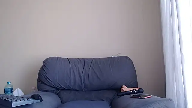 xxZoeyx online show from February 11, 2026, 6:24 am