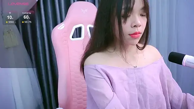 Lu Ly22 online show from April 28, 2026, 2:10 pm