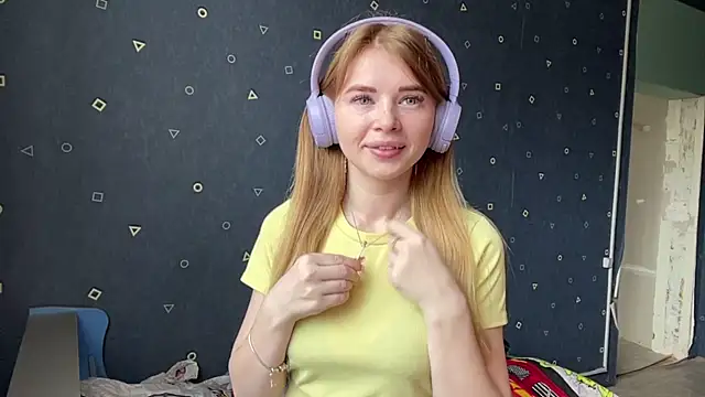 fanybuny online show from April 2, 2026, 7:48 am