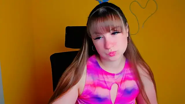 Snapshot of Tiffani_Angel chatting on May 19, 2026, 5:58 am Tiffani Angel online show from May 19, 2026, 5:58 am