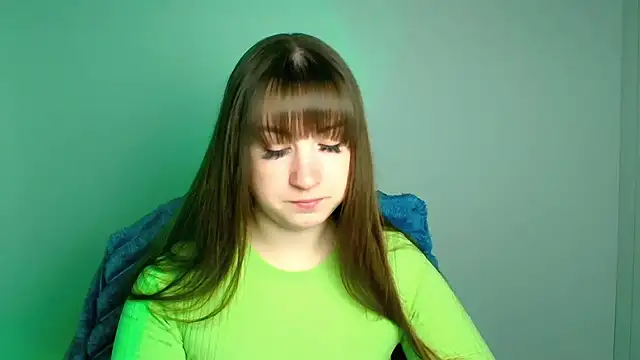 Snapshot of Tiffani_Angel chatting on April 17, 2026, 5:43 am Tiffani Angel online show from April 17, 2026, 5:43 am