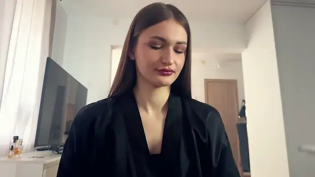 Snapshot of HallieHollo chatting on April 3, 2026, 6:09 am HallieHollo online show from April 3, 2026, 6:09 am