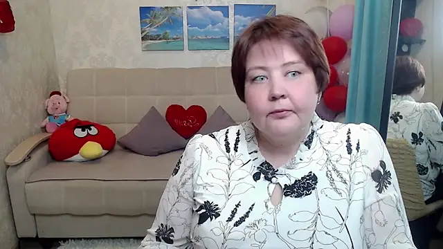 QUEEN02030 online show from April 1, 2026, 10:27 am