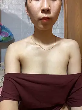 -Tini- online show from April 3, 2026, 5:03 am