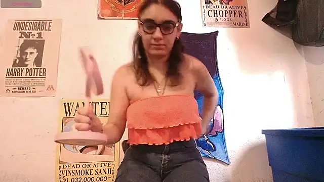 Snapshot of Ellaa_honey chatting on July 4, 2026, 7:18 pm Ellaa honey online show from July 4, 2026, 7:18 pm