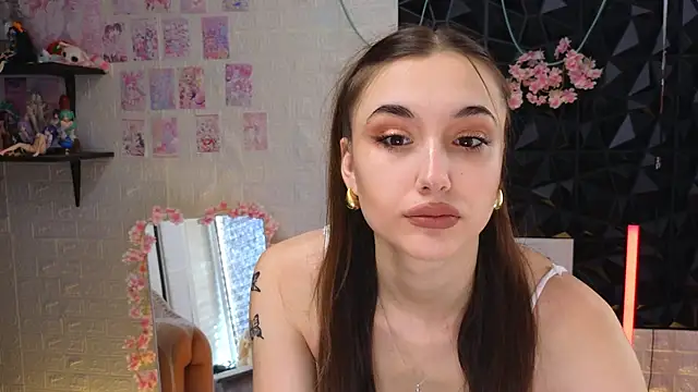 Snapshot of belle_cute chatting on April 1, 2026, 1:41 am belle cute online show from April 1, 2026, 1:41 am
