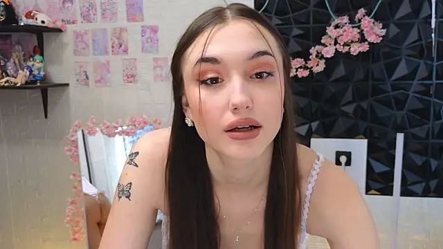 Snapshot of belle_cute chatting on April 9, 2026, 2:13 am belle cute online show from April 9, 2026, 2:13 am