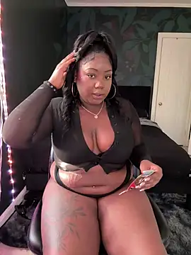 Snapshot of VERALONGG chatting on May 4, 2026, 11:24 am VERALONGG online show from May 4, 2026, 11:24 am