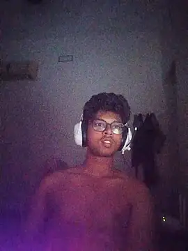 Snapshot of letsplaygame chatting on July 9, 2026, 7:24 pm letsplaygame online show from July 9, 2026, 7:24 pm