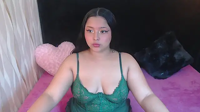 Snapshot of KamylaBiker chatting on May 7, 2026, 1:32 am KamylaBiker online show from May 7, 2026, 1:32 am