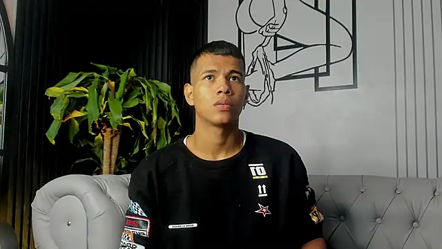 Snapshot of noahdark_ chatting on May 9, 2026, 11:24 am noahdark online show from May 9, 2026, 11:24 am