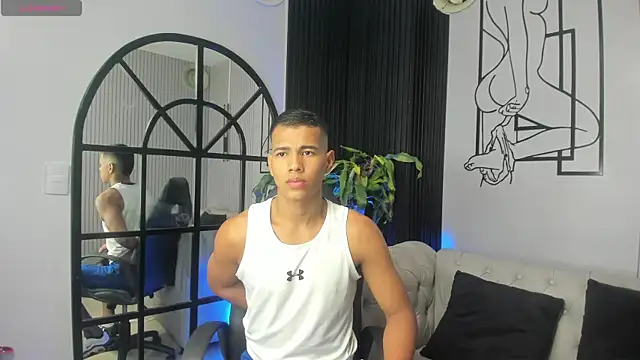 Snapshot of noahdark_ chatting on May 8, 2026, 2:04 am noahdark online show from May 8, 2026, 2:04 am