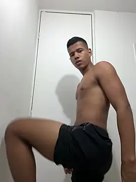 Snapshot of noahdark_ chatting on April 3, 2026, 4:52 am noahdark online show from April 3, 2026, 4:52 am
