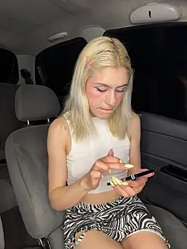 Lia fire online show from April 3, 2026, 3:13 am