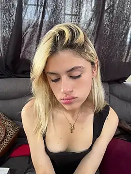 Snapshot of Lia_fire chatting on May 18, 2026, 7:07 pm Lia fire online show from May 18, 2026, 7:07 pm