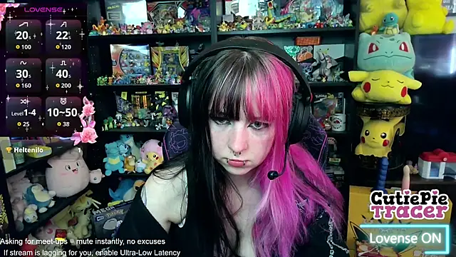 Snapshot of CutieTracer chatting on May 25, 2026, 3:11 pm CutieTracer online show from May 25, 2026, 3:11 pm