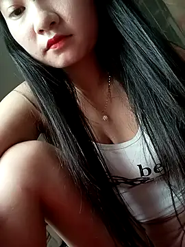 Linh Hoang online show from April 18, 2026, 7:11 am