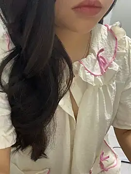 Rosecute11 online show from April 27, 2026, 8:45 am