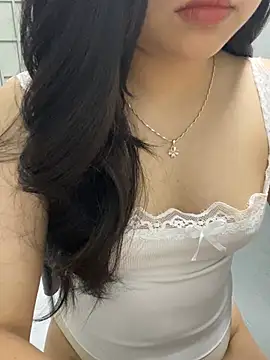 Rosecute11 online show from April 23, 2026, 3:13 pm