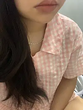 Rosecute11 online show from May 4, 2026, 7:33 am