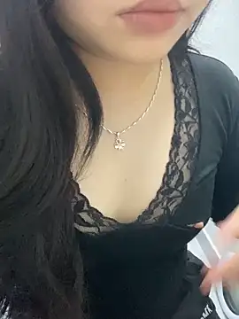 Rosecute11 online show from May 7, 2026, 5:22 am