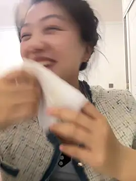 Snapshot of Shanshan_1267 chatting on May 1, 2026, 2:11 pm Shanshan 1267 online show from May 1, 2026, 2:11 pm