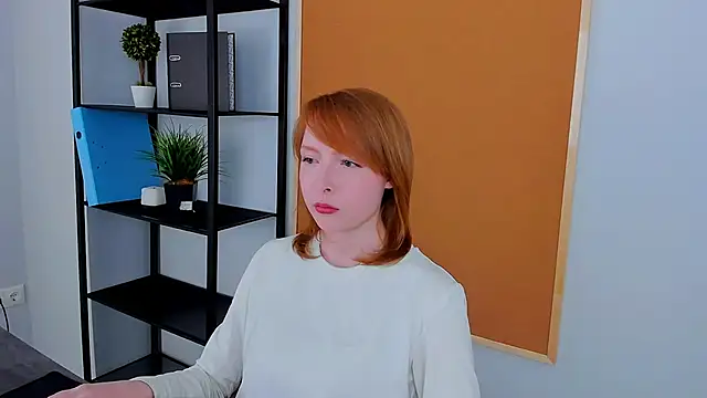 Snapshot of CherryCrushLove chatting on April 4, 2026, 6:42 am CherryCrushLove online show from April 4, 2026, 6:42 am