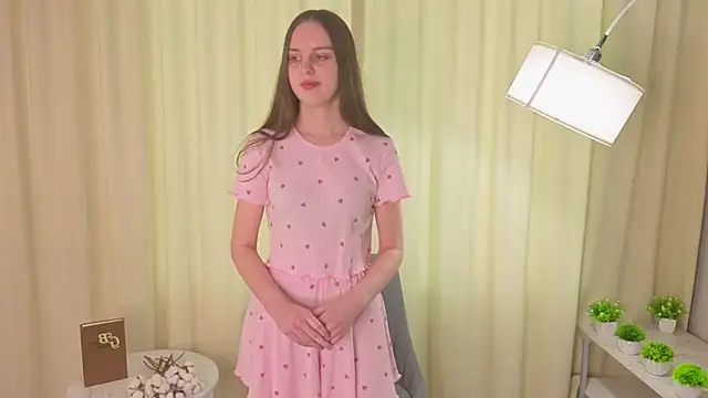 Snapshot of ShaunnaKorte chatting on April 6, 2026, 2:51 am ShaunnaKorte online show from April 6, 2026, 2:51 am