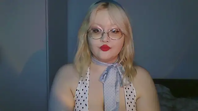 Snapshot of Elayne_Sweet chatting on May 24, 2026, 6:02 am Elayne Sweet online show from May 24, 2026, 6:02 am