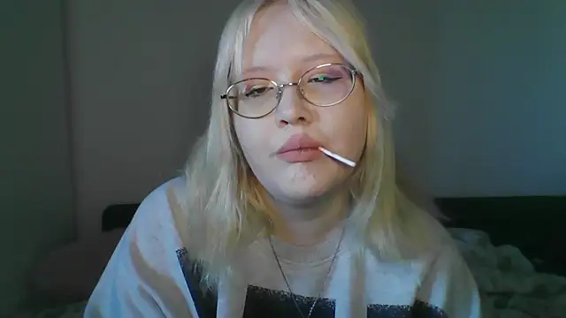 Snapshot of Elayne_Sweet chatting on April 26, 2026, 6:11 am Elayne Sweet online show from April 26, 2026, 6:11 am
